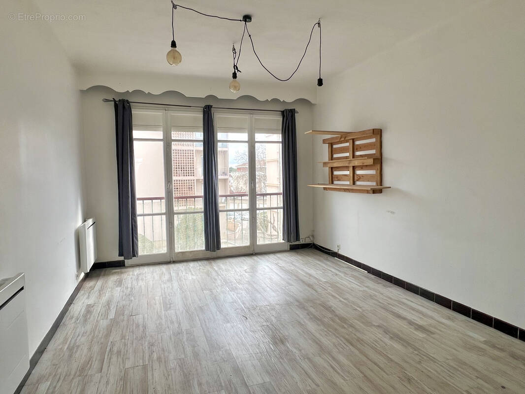 Appartement à MARSEILLE-4E