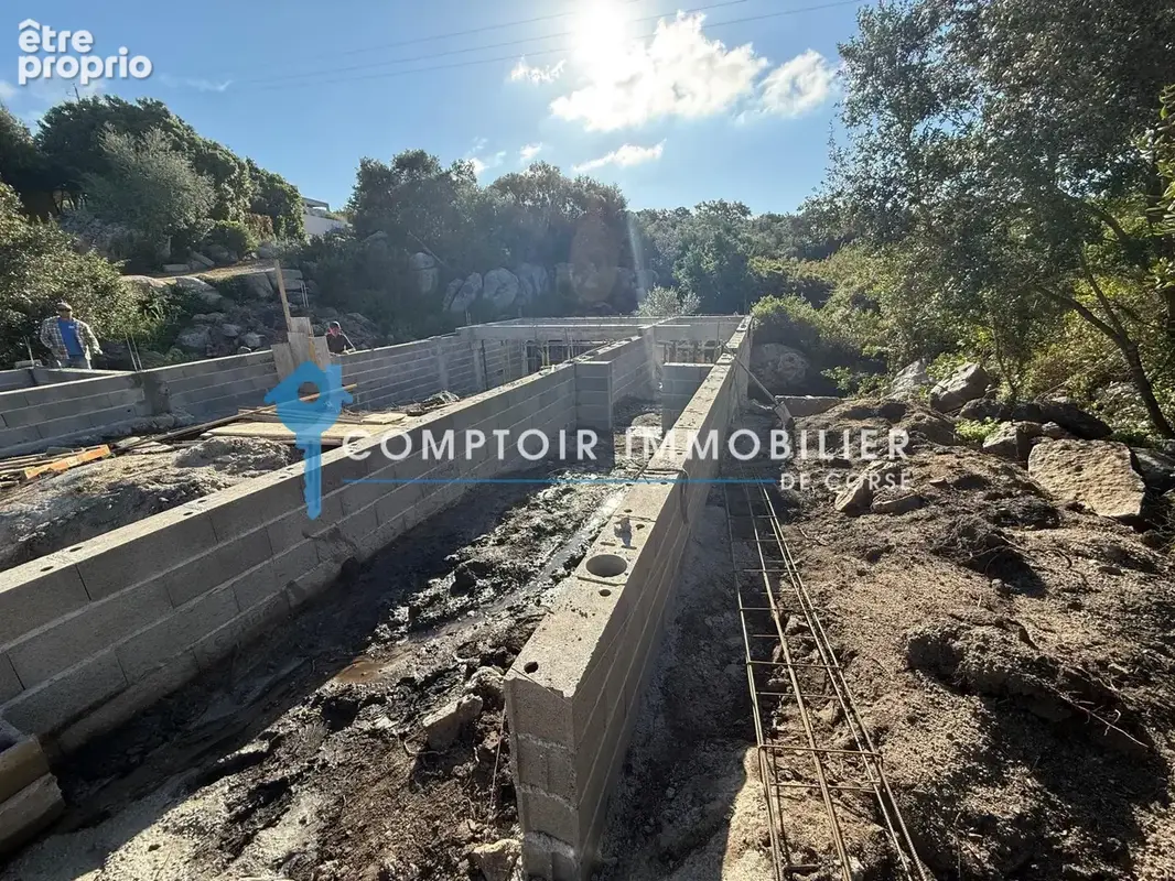 Exceptionnel à Porto Vecchiaccio, Terrain 3488 m2 avec permis accordés et purgés de tout recours - photo 9