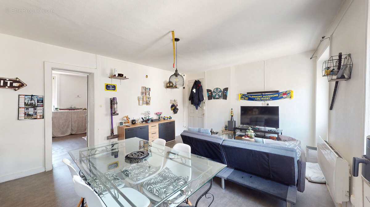 Appartement à SAINT-JUST-SAINT-RAMBERT