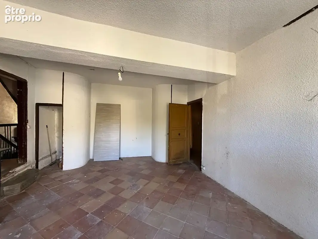 Belle maison de village avec petit extérieur et fort potentiel ! - photo 11
