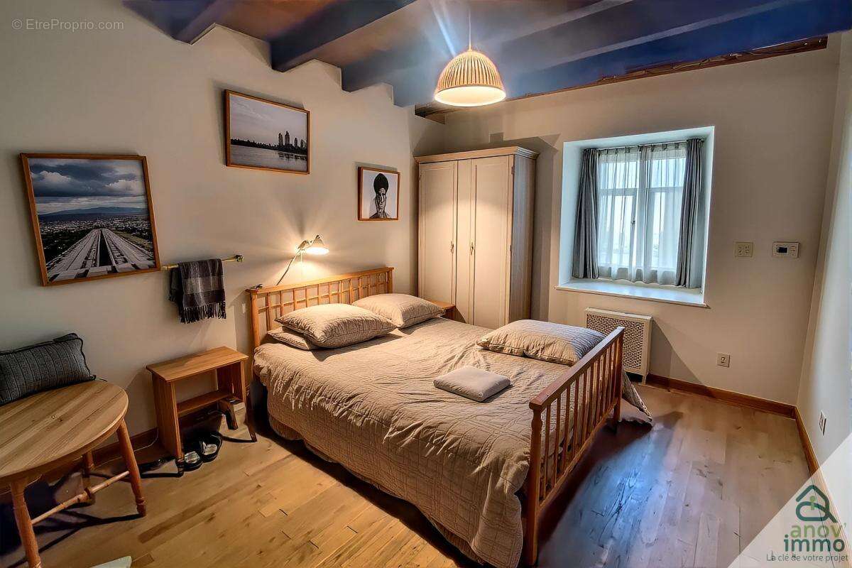 Maison à SAINT-MARTIN-DE-JUSSAC