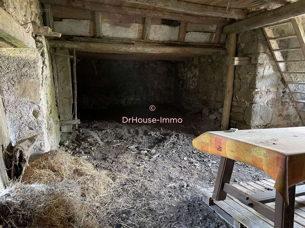 Maison à SAINT-PIERRE-DU-CHAMP