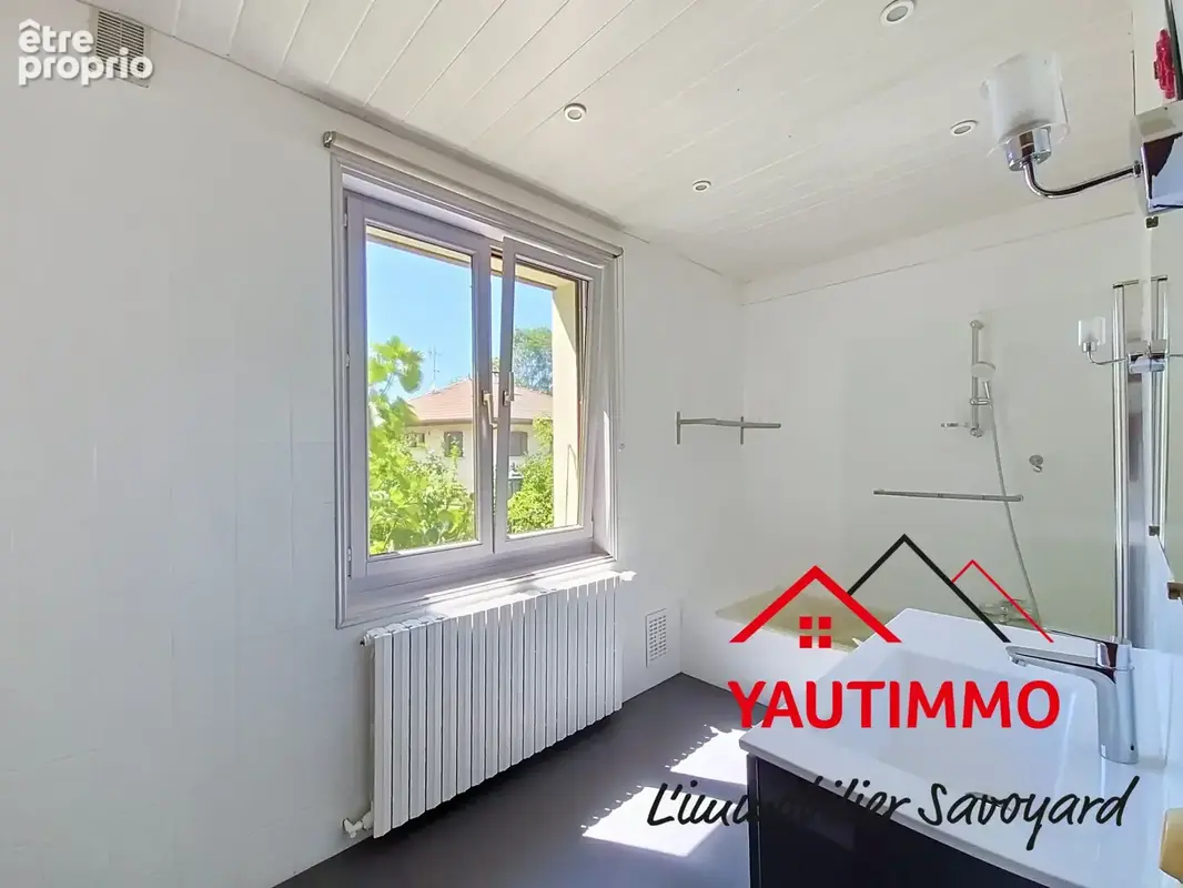 CRANVES-SALES   Maison 243 m2   Terrain 860 m2   5 chambres   Possibilité 2 appartements   Grand garage - photo 15