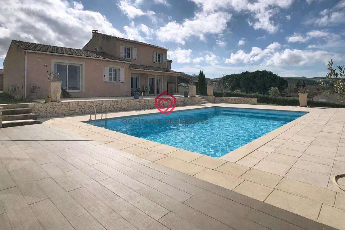 Elégante villa contemporaine avec piscine - photo 13