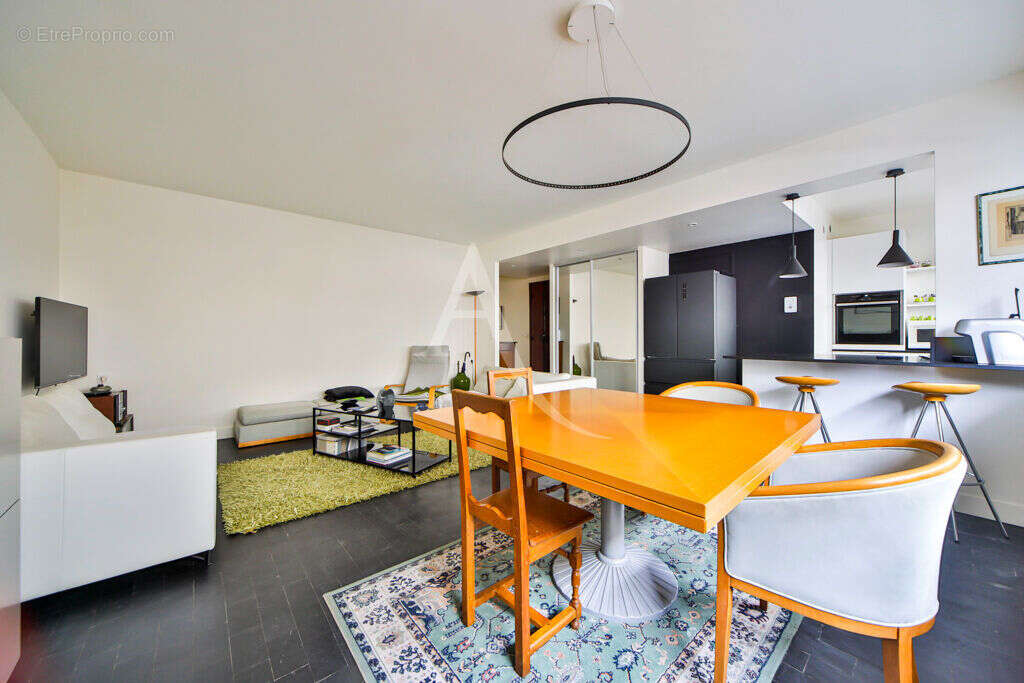 Paris 17ème - 3 Pièces avec jardin de 38 M² - Courcelles - photo 8