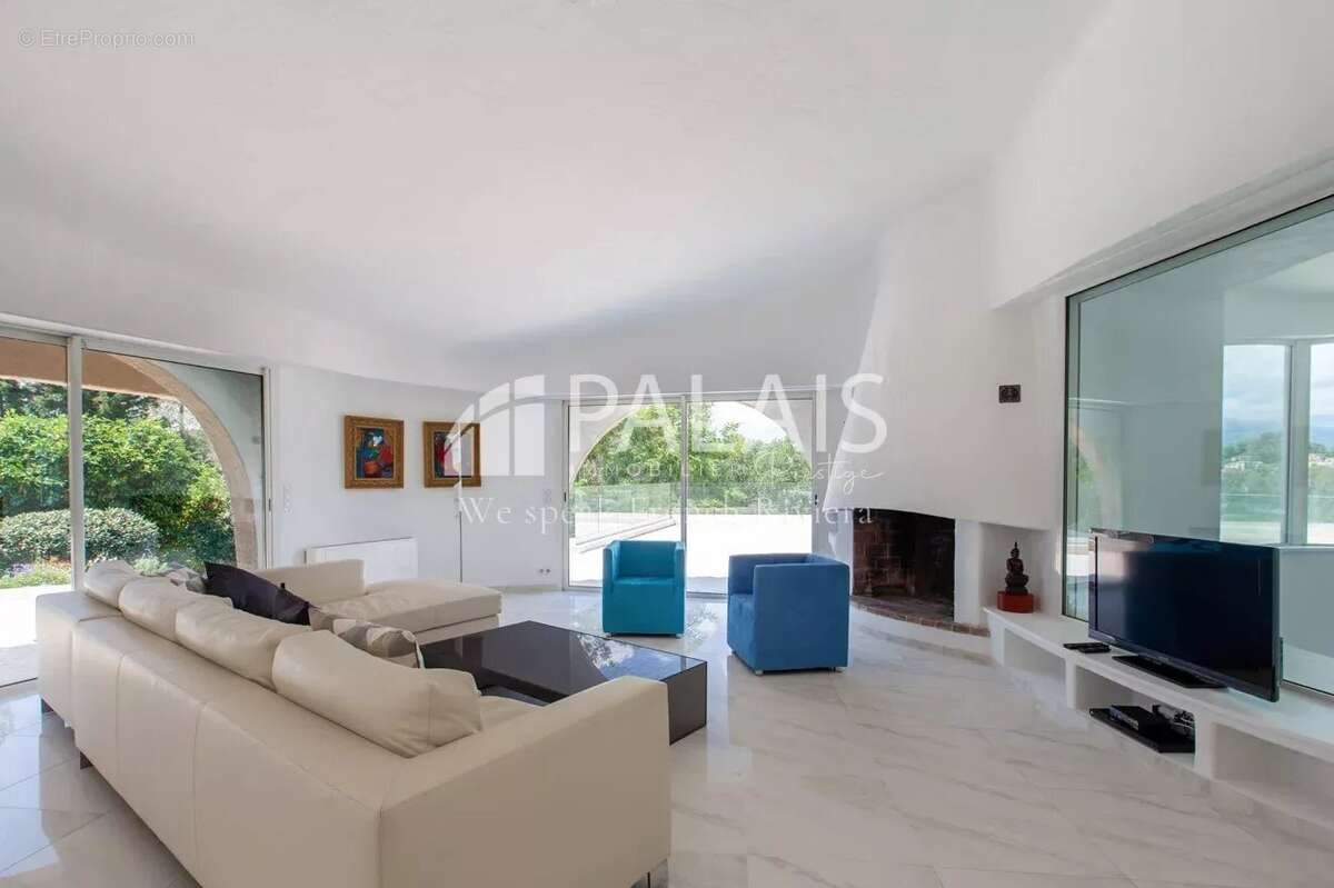 Maison à MOUANS-SARTOUX