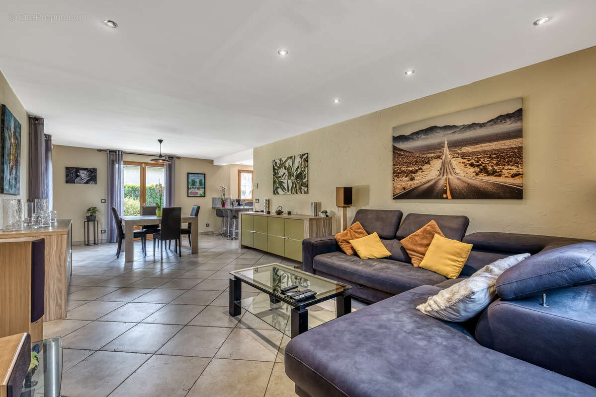 Maison à SAINT-PIERRE-DE-CURTILLE