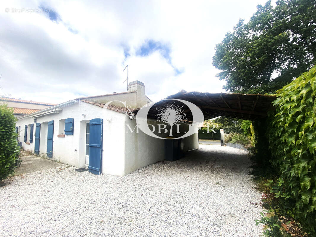 Maison dans le bourg sur jardin clos - photo 14
