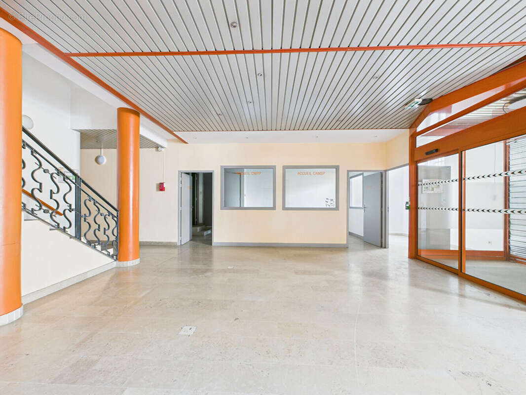 Commerce à TOURNON-SUR-RHONE