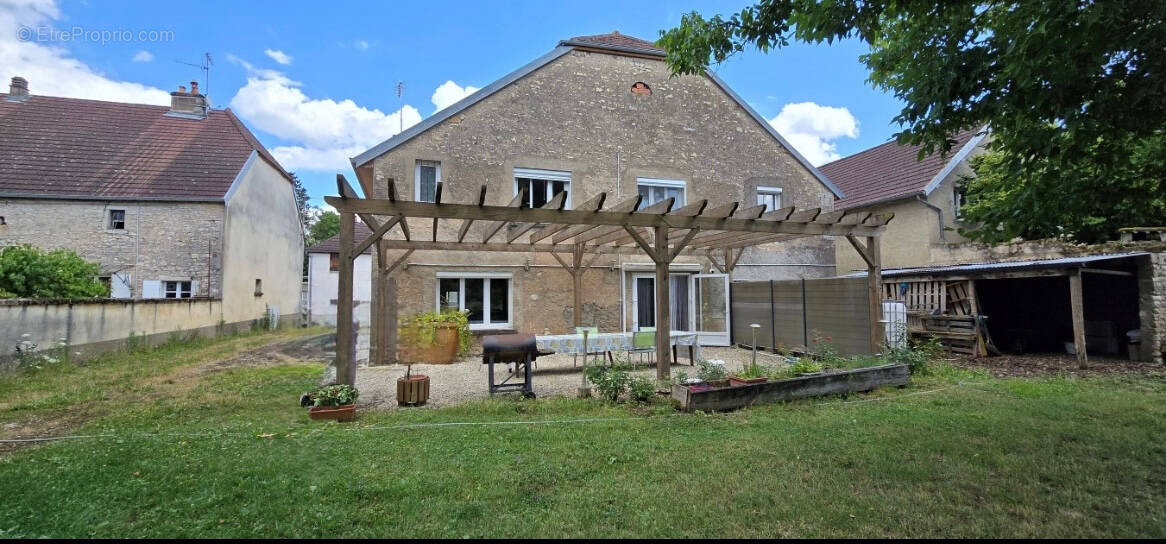 Maison à BROYE-AUBIGNEY-MONTSEUGNY
