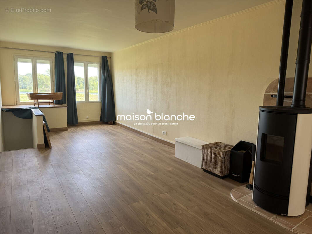 Maison à LA CHAPELLE-SUR-LOIRE