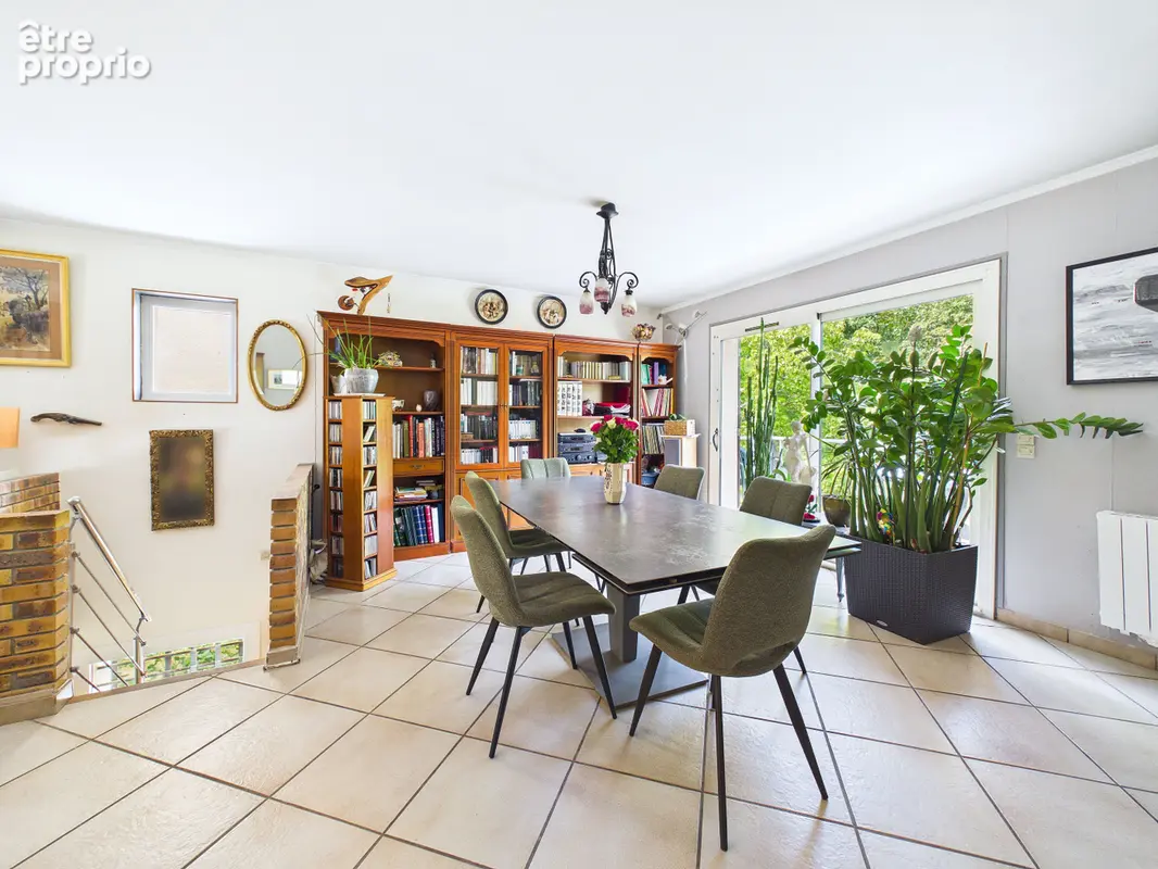 Maison 141 m² à Combs-La-Ville  - photo 5