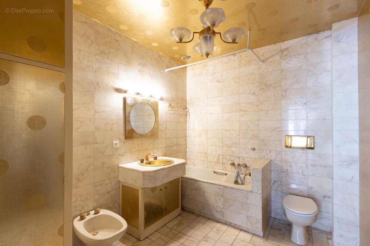 Appartement à PARIS-7E