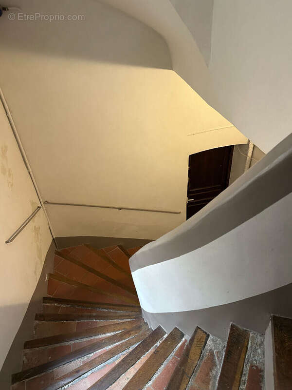Appartement 2 pièces à vendre récemment rénové quartier du Palais de Justice - photo 8