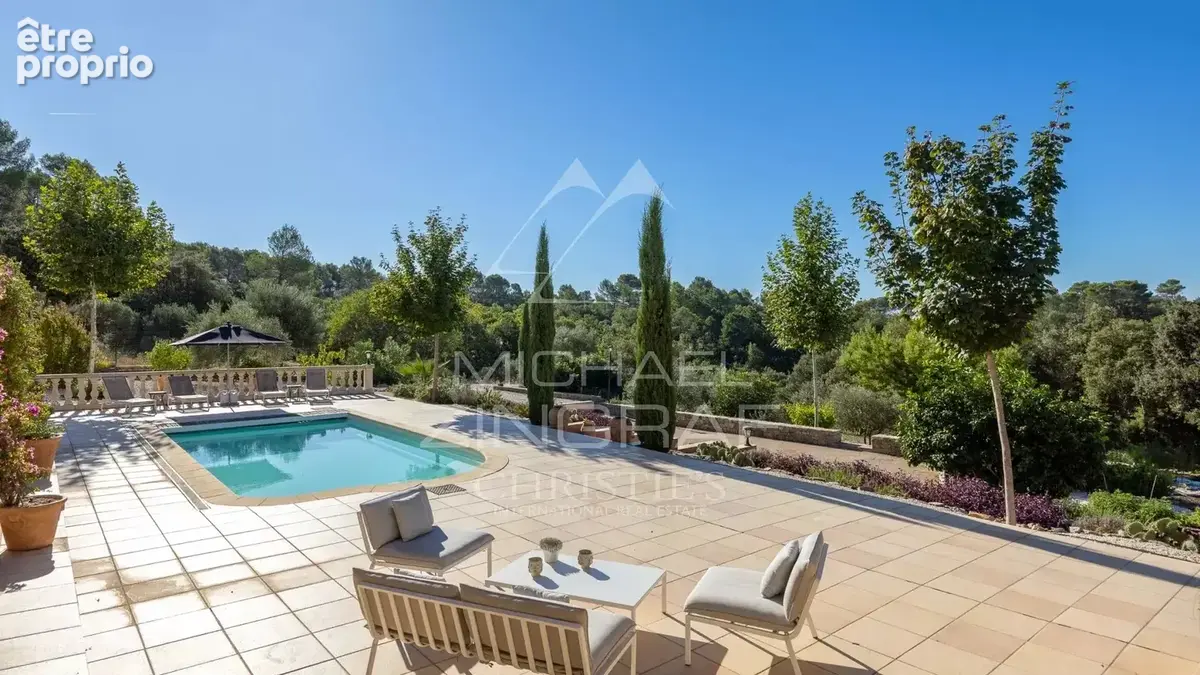 Propriété confidentielle au cœur de la Provence, entre vignes et oliviers - photo 2