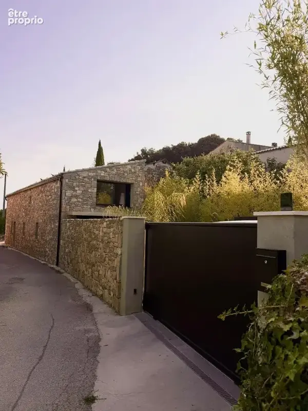 Superbe maison de caractère neuve à 20 minutes d'Uzès Vue panoramique, piscine et cadre de vie exceptionnel ! - photo 2