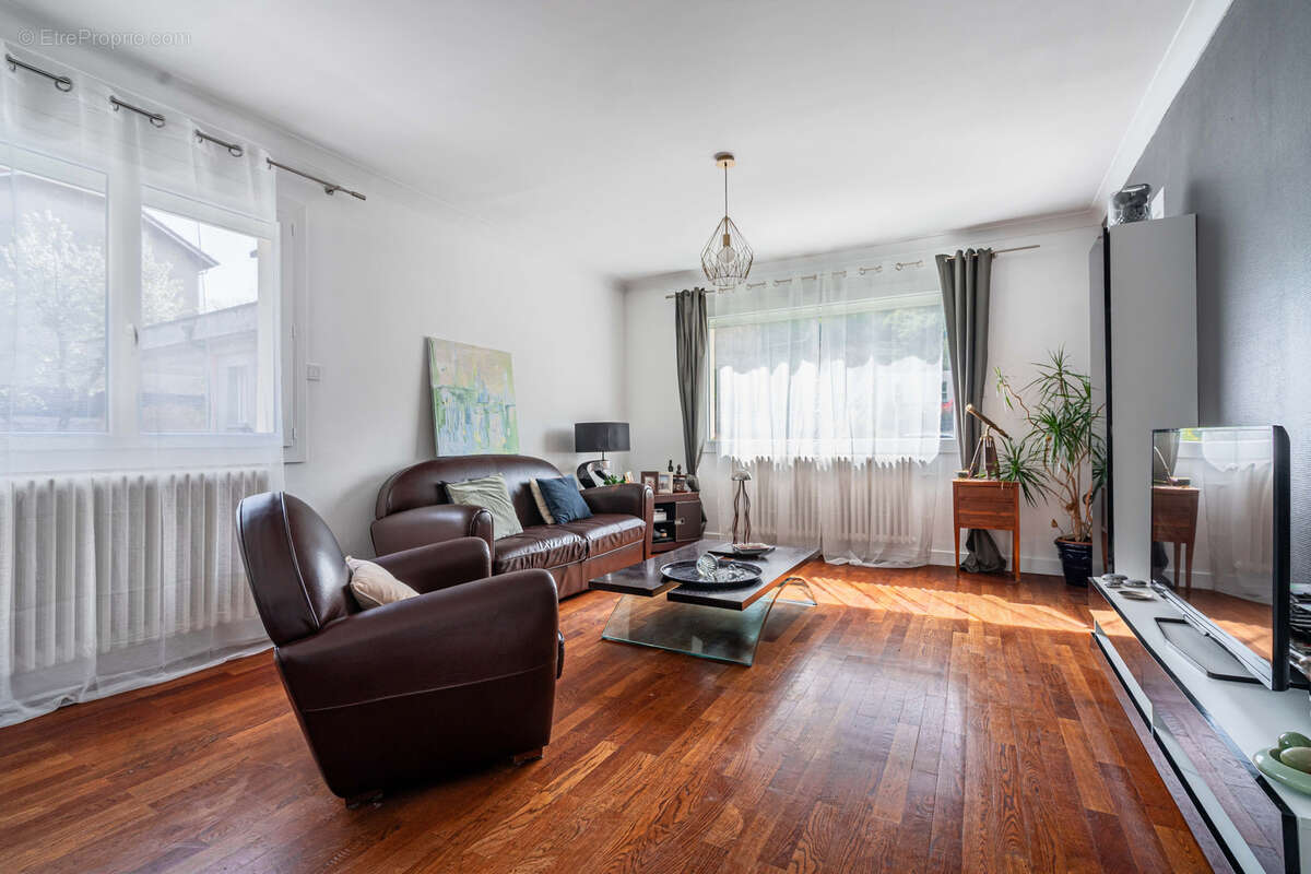 Maison à BOURGOIN-JALLIEU