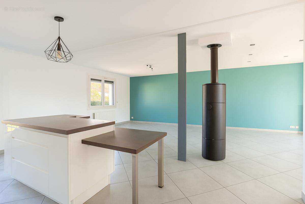 Maison à LA VILLEDIEU-DU-CLAIN