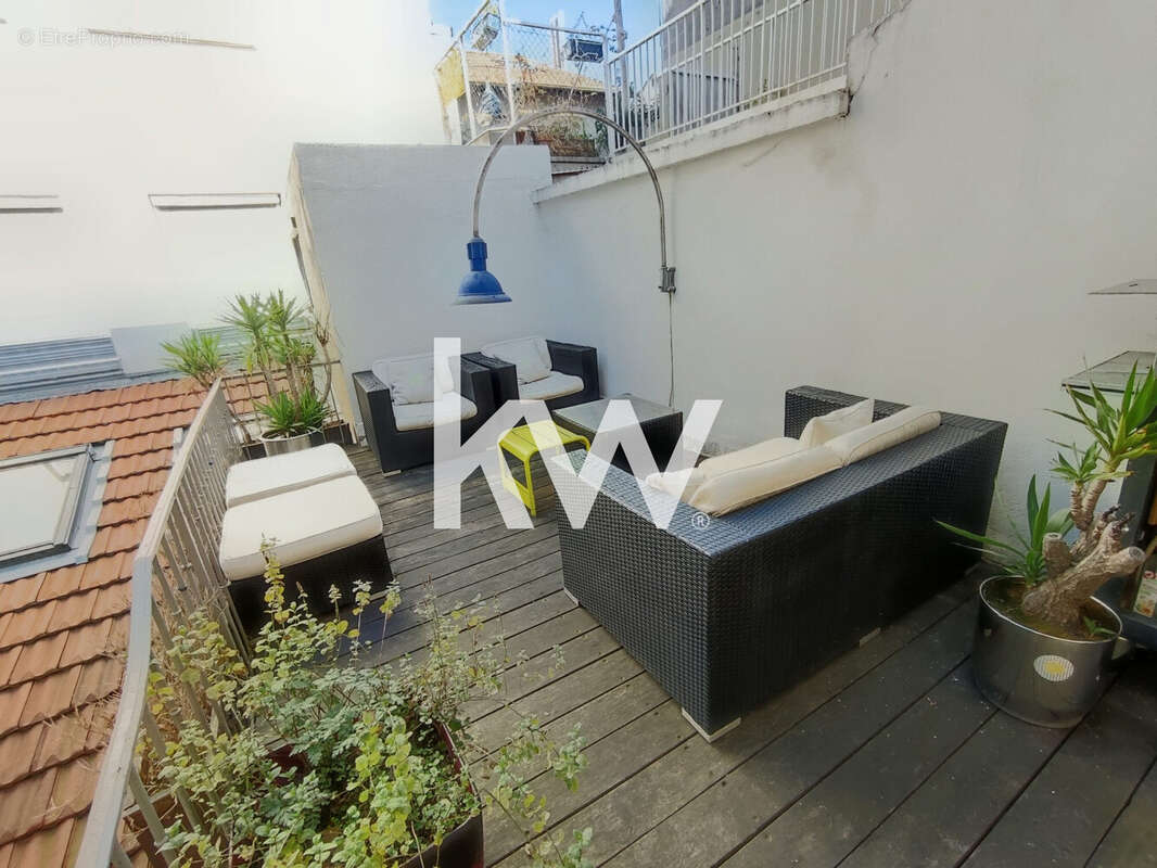 Appartement 215 m² à Saint-Etienne  - photo 2
