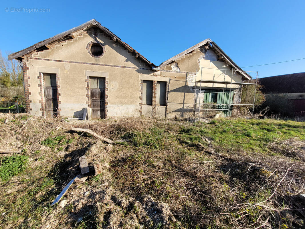 Maison à NEUVILLE-SUR-VANNES