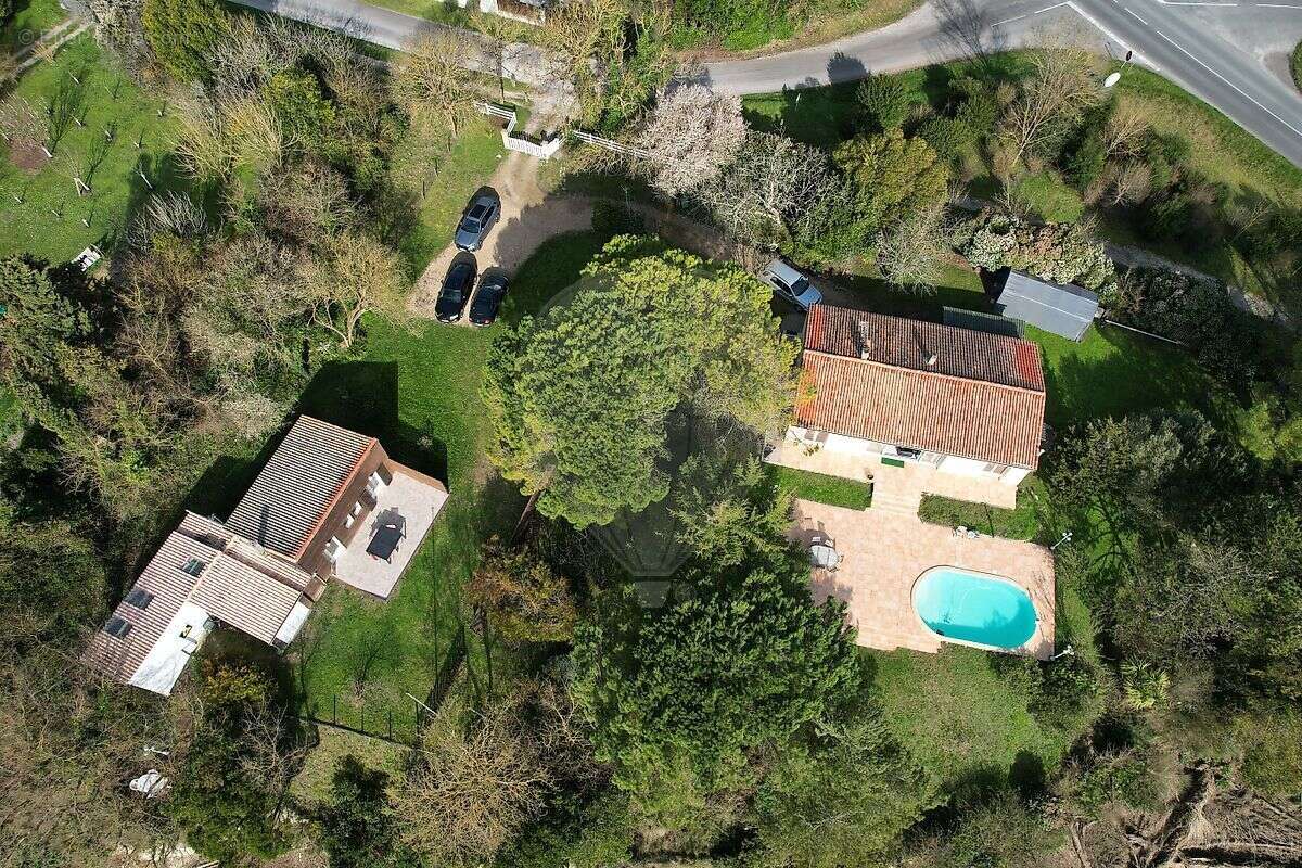 Maison à MESCHERS-SUR-GIRONDE