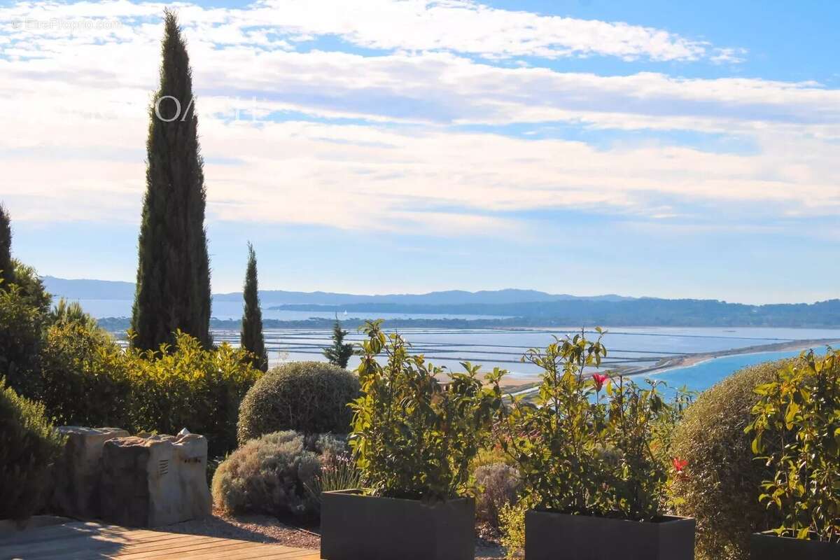 Maison à HYERES