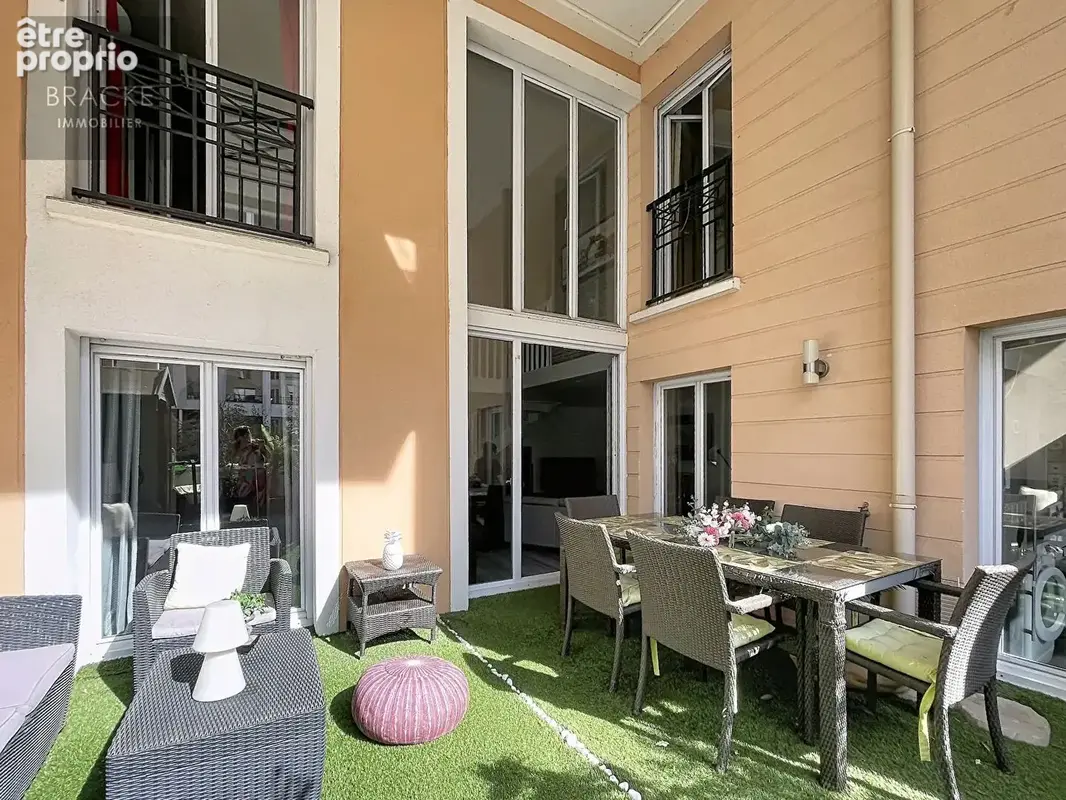 Appartement à COURBEVOIE
