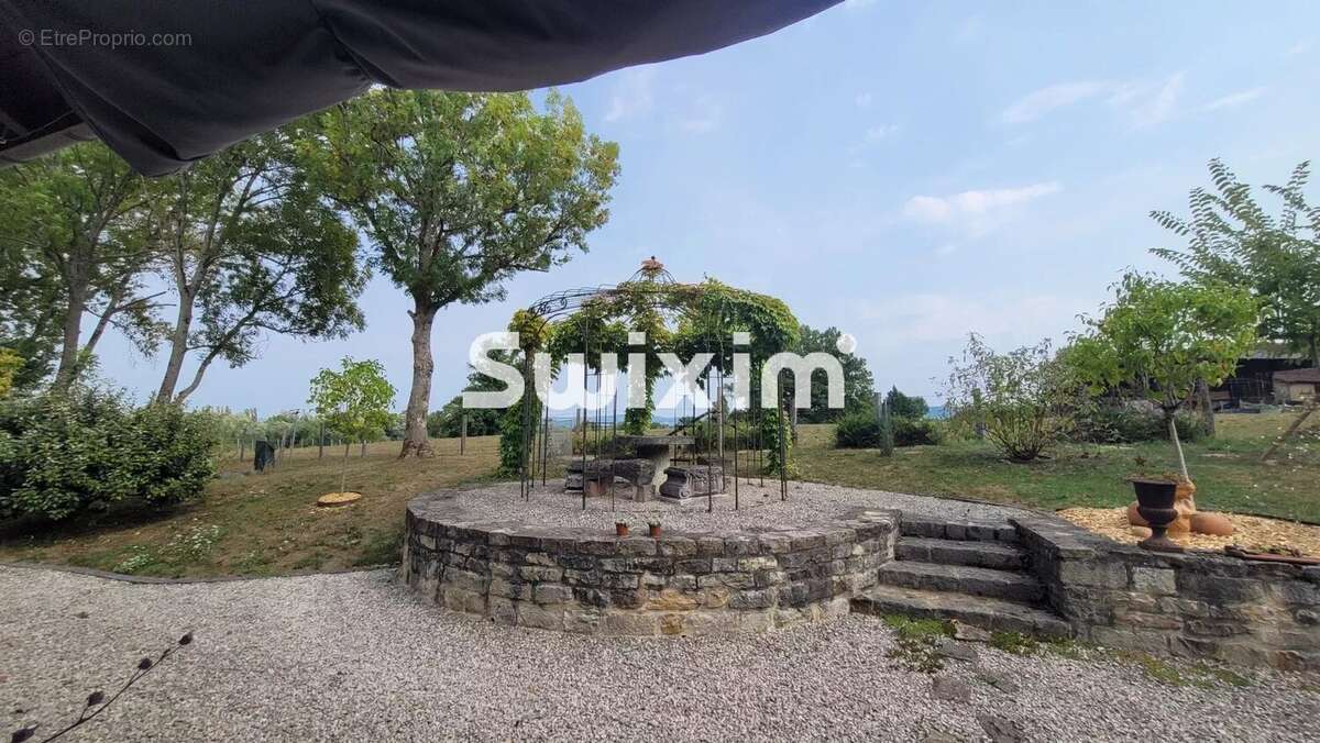 Maison à LONS-LE-SAUNIER