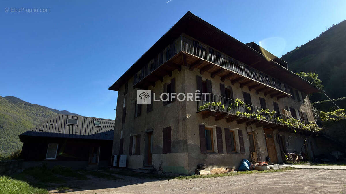 Appartement à SALINS-LES-THERMES