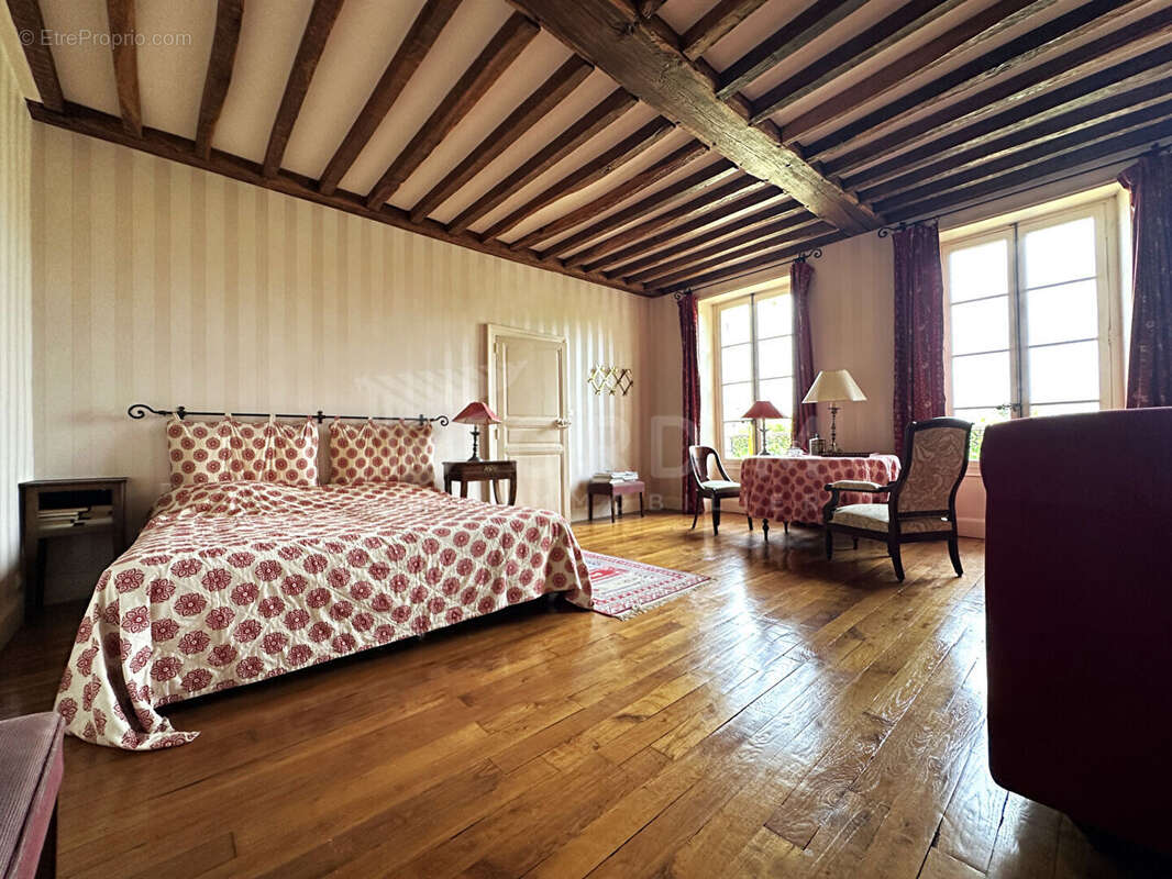 Maison à JOIGNY