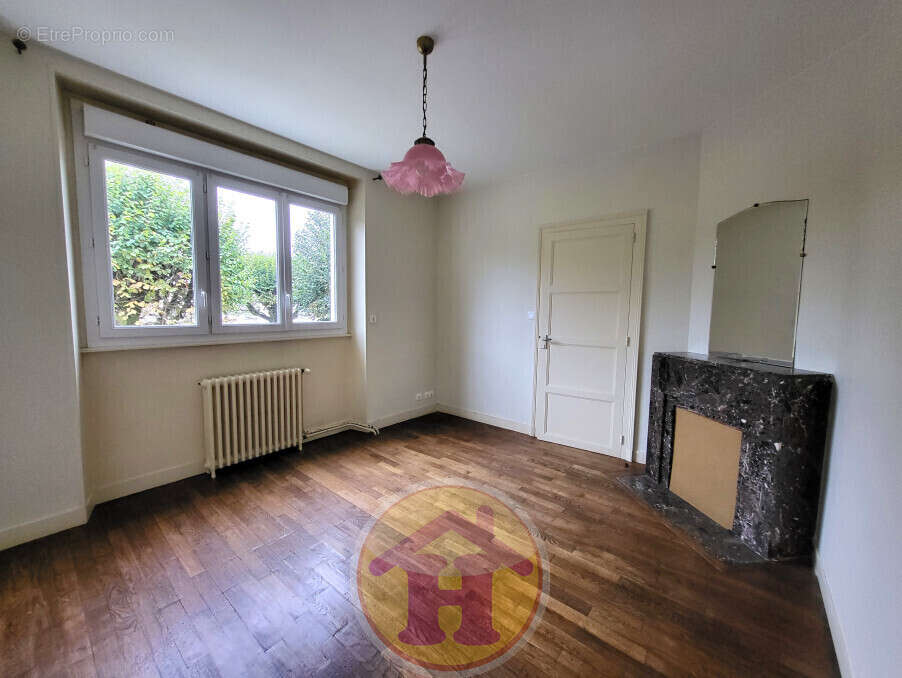 Maison à SAINT-JUNIEN