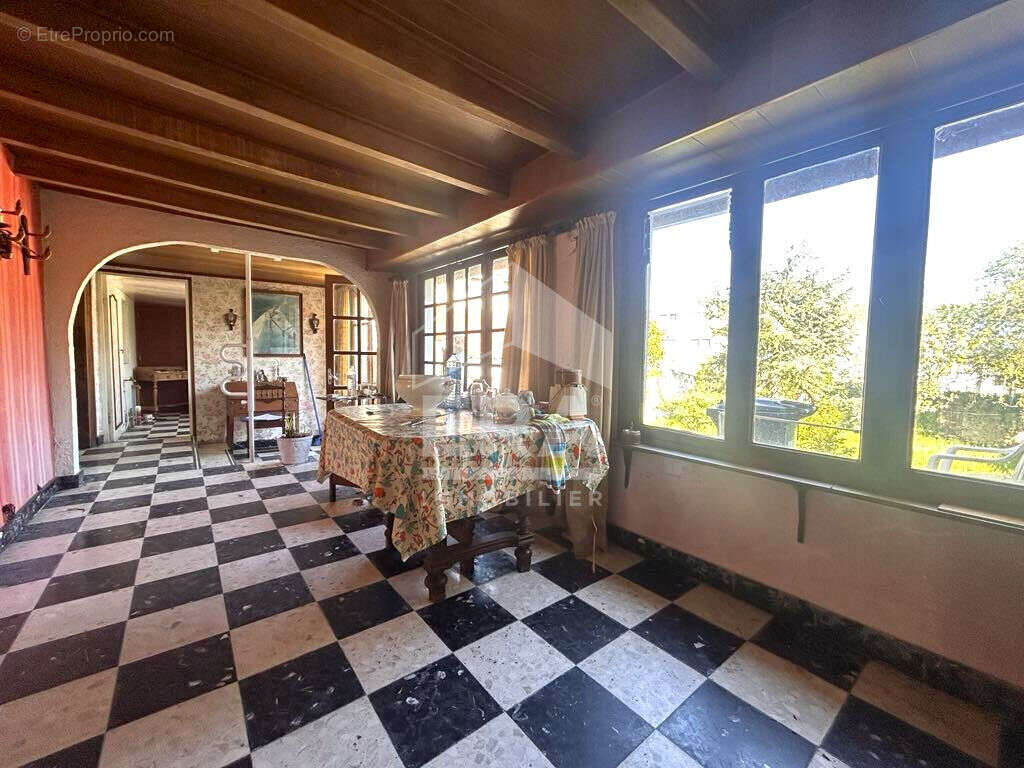 Maison à TOURNEHEM-SUR-LA-HEM