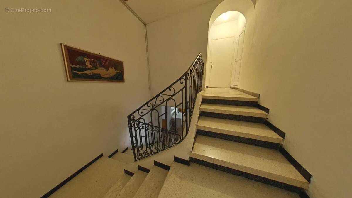 Maison à OUVEILLAN