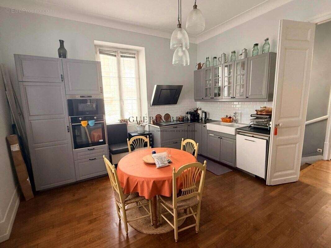 Élégante maison de caractère avec jardin et garage en cœur d - photo 7