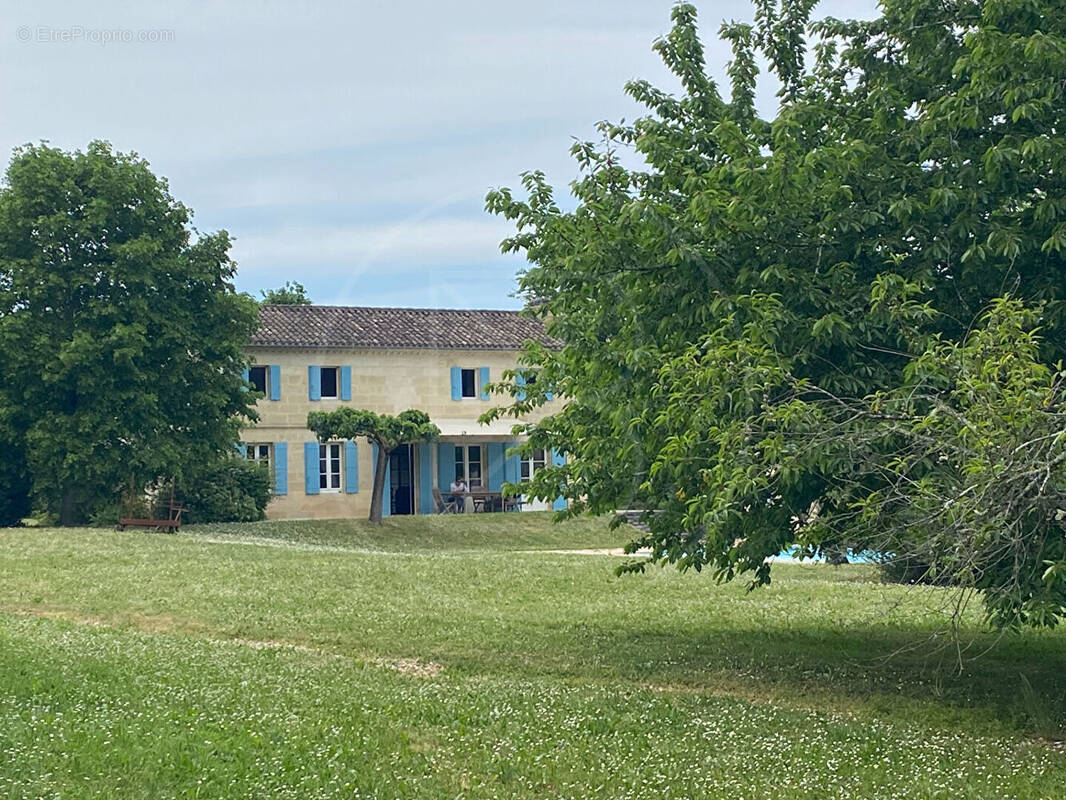 Maison à SAINT-EMILION