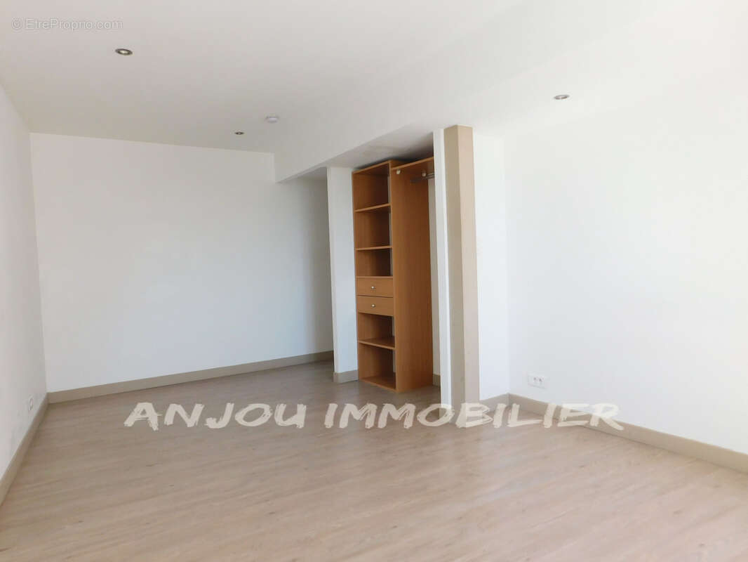 Maison à SAINT-QUENTIN-LES-ANGES