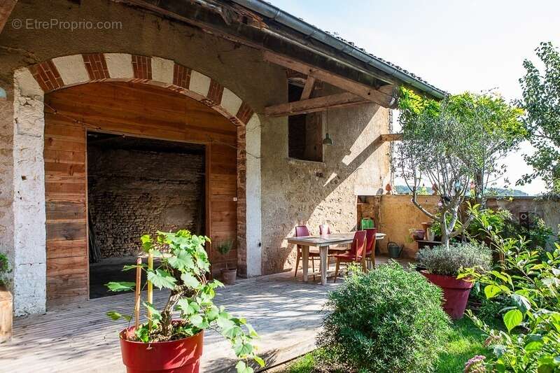 Maison à ALISE-SAINTE-REINE