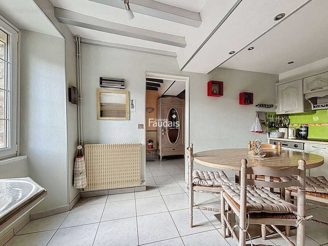 Maison 125 m² à La Mancelliere-Sur-Vire  - photo 4