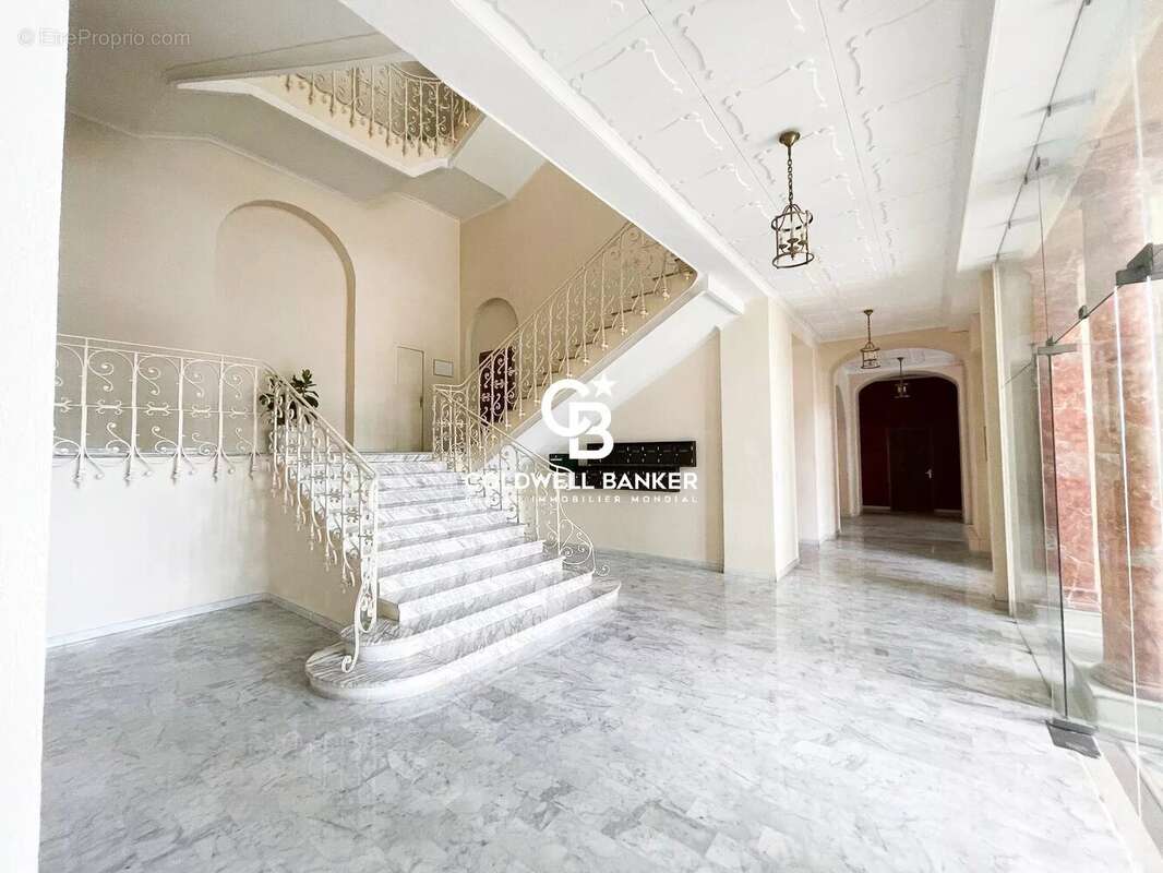 Appartement à HYERES