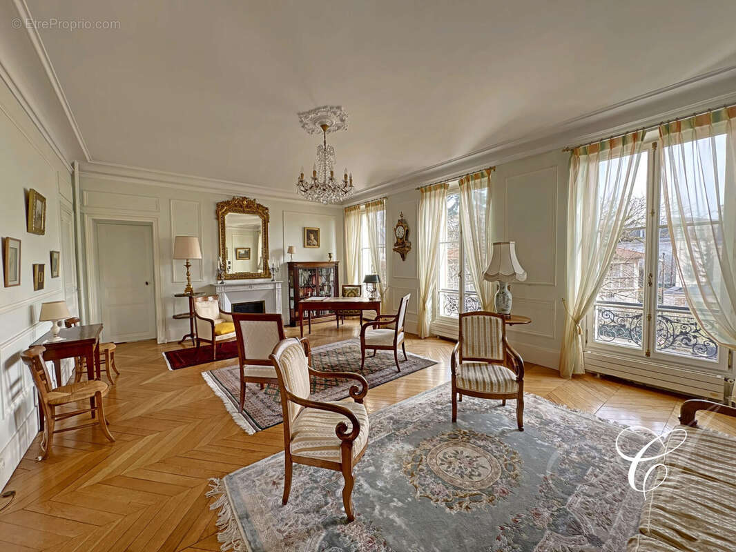 Appartement à VERSAILLES