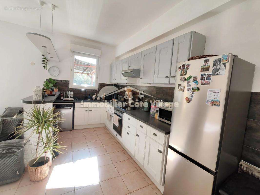 Appartement à PEILLE
