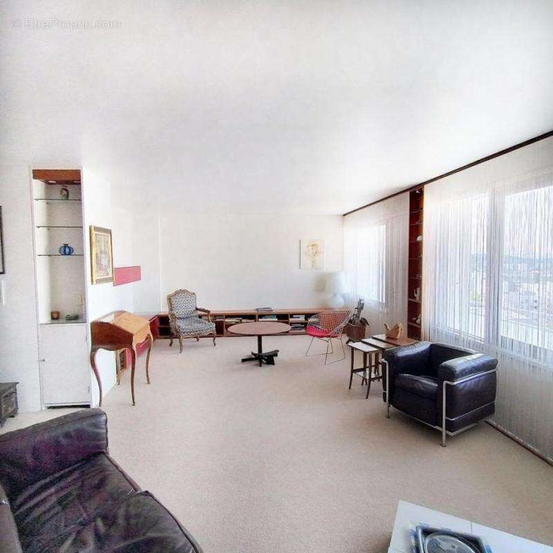 Appartement à LYON-8E