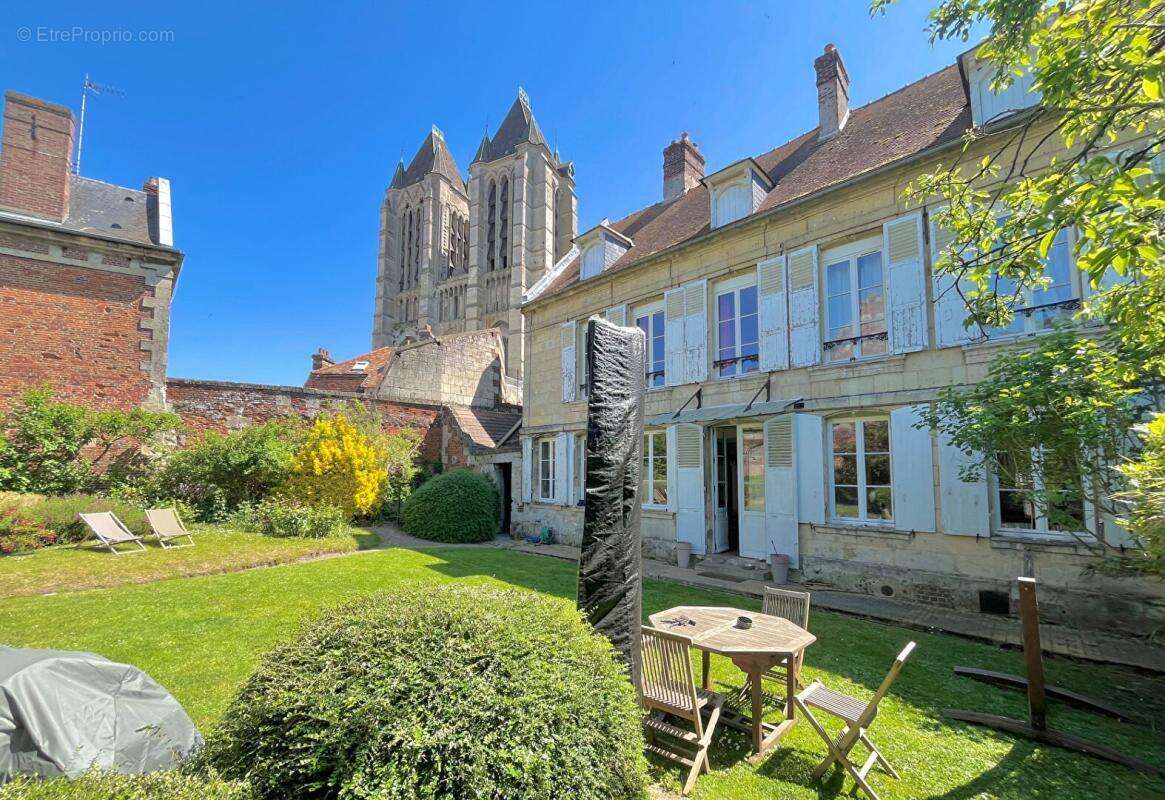Maison de Maître :10 pièce(s) 288 m2 - Terrain 959m² - photo 6