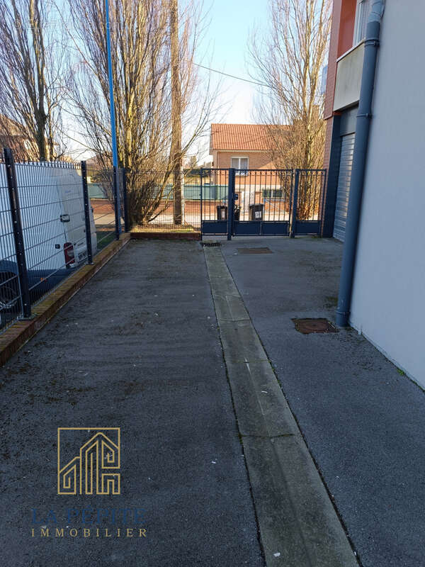 Commerce à DOUCHY-LES-MINES