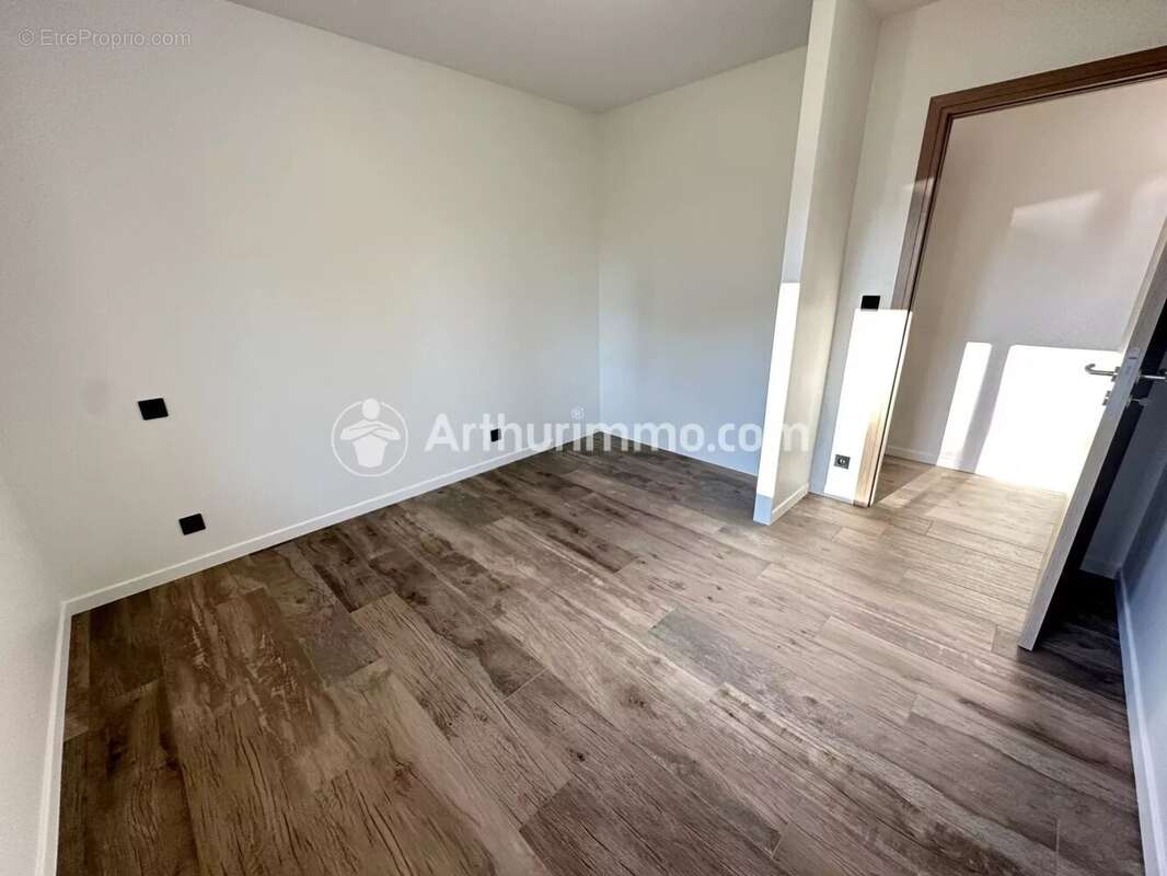 Maison à LEGUILLAC-DE-L'AUCHE