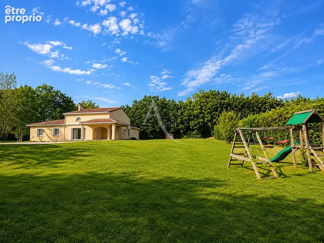 PUJAUDRAN - Villa T6 - 170m2 5 chambres avec piscine et double garage sur 4100m² - photo 14