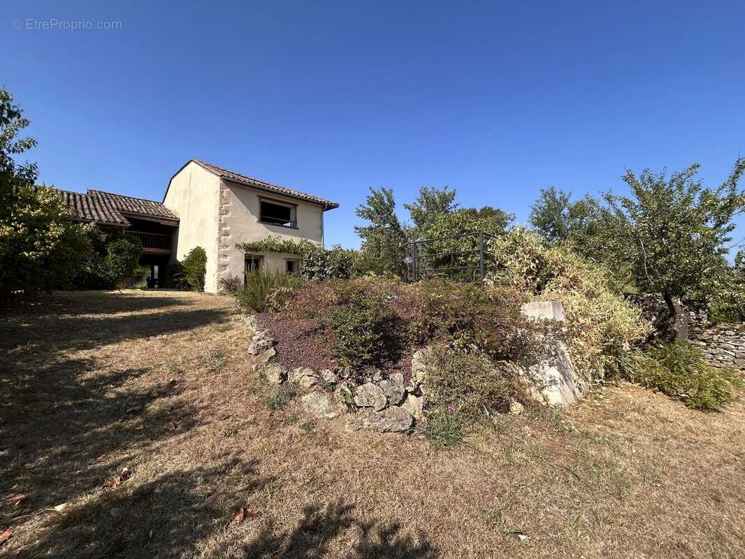 Maison de village T8, garage, grange, piscine sur 3456m² - photo 27
