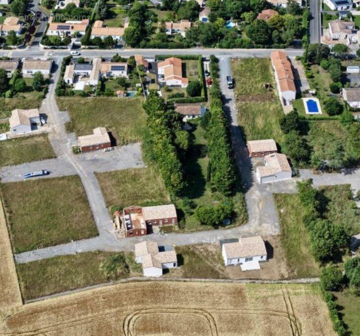 Terrain à SAINT-MEDARD