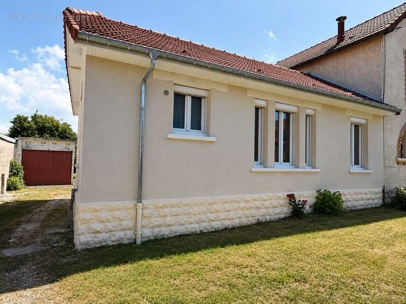 Pavillon de plain pied, 2 chambres, garage et jardin clos - photo 7