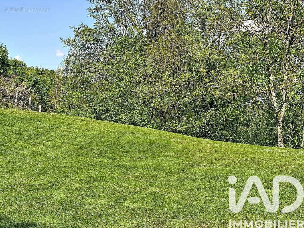 Photo 2 - Terrain à PERS-JUSSY